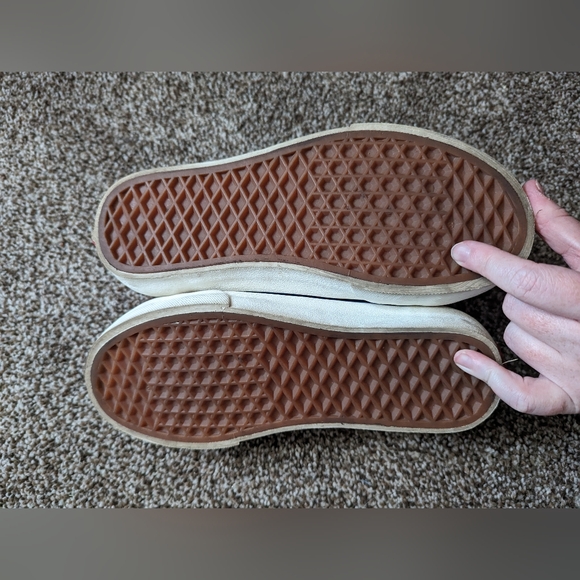 Vans - Picture 4 of 5